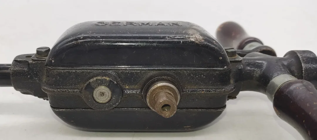 Vintage Handbohrmaschine aus Metall schwarz – Bild 7