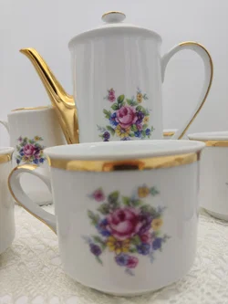  Porzellan-Teeservice mit Kanne & Milchkännchen, Goldrand | Vintage-Charme - Bild 4
