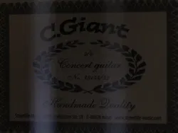 Klassische 1/4-Konzertgitarre der Marke C. Giant, inkl Tasche - Bild 2