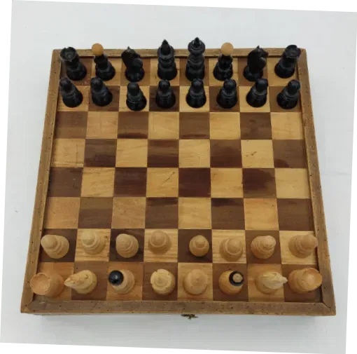 Altes  Schach/Mühle Spiel aus Holz - Bild 4