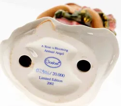 Goebel Annual Angel 2002 „A Rose is Blooming“, H ca. 14 cm Engel - Bild 3