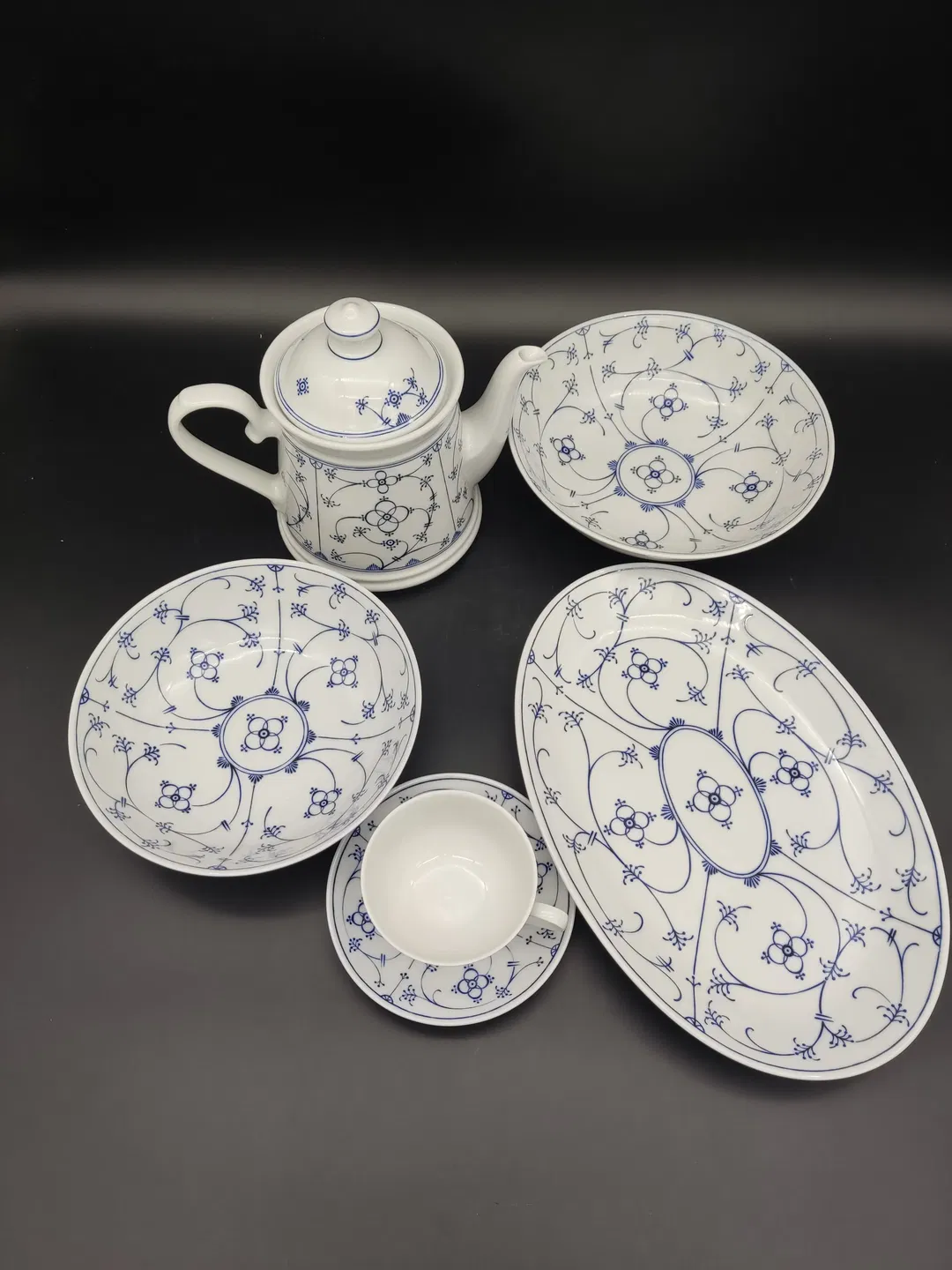 9 teiliges Service / Form Marienbad Ingres Weiss / Indisch Blau / Strohblume  - Bild 4