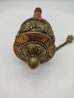 Tibetanische Gebetsmühle, handarbeit aus Messing, Kupfer und Holz, 21 cm lang - Bild 4
