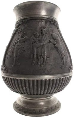 Antiker Zinnkrug mit Reliefdekor, 16,5 cm – historische Szenen, Sammlerstück - Bild 2