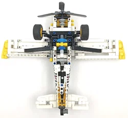 LEGO Technic Propellerflugzeug 42198 – Vorschau 7