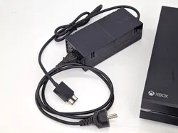 Microsoft Xbox One Set - Xbox One Konsole mit zwei Controllern und Zubehör - Bild 5