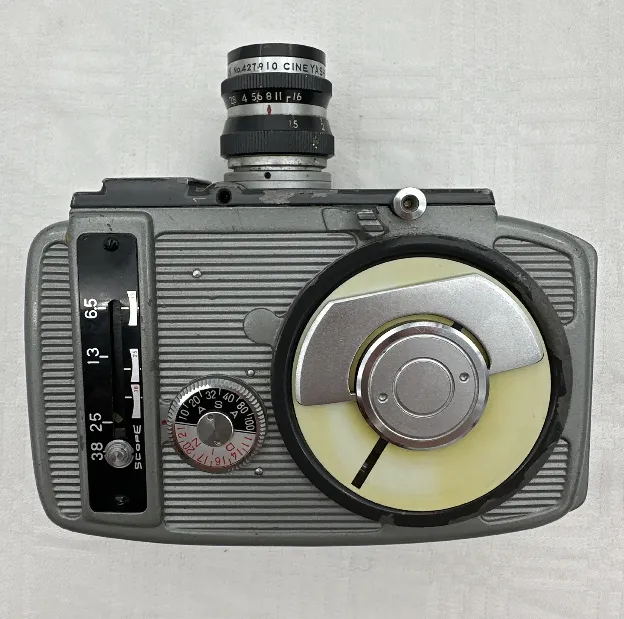 Yashica- 8 Vintage Filmkamera - Bild 1